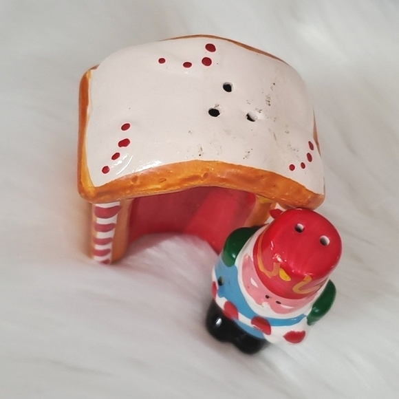 Vintage Christmas Santa Claus Nutcracker North Pole Salt & Pepper Shakers - Picture 16 of 16